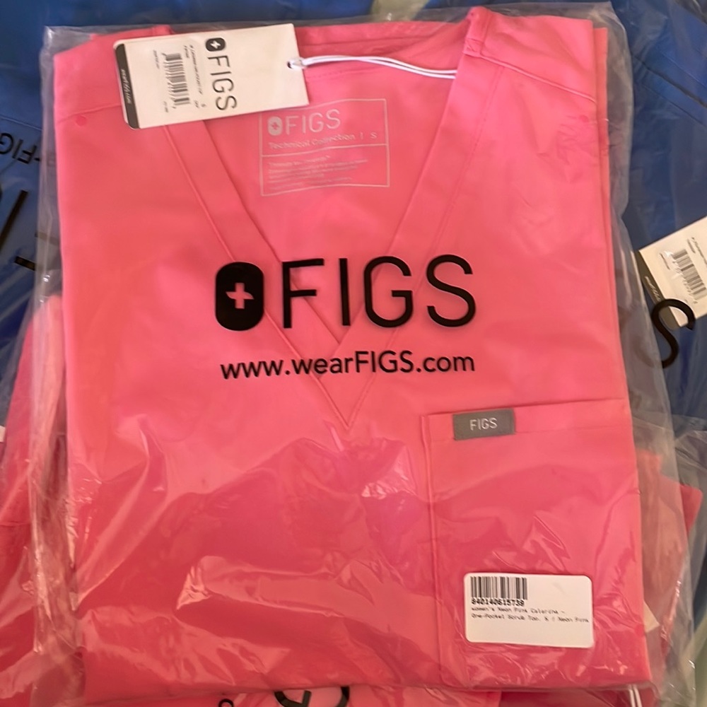 Women’s neon pink Catarina top